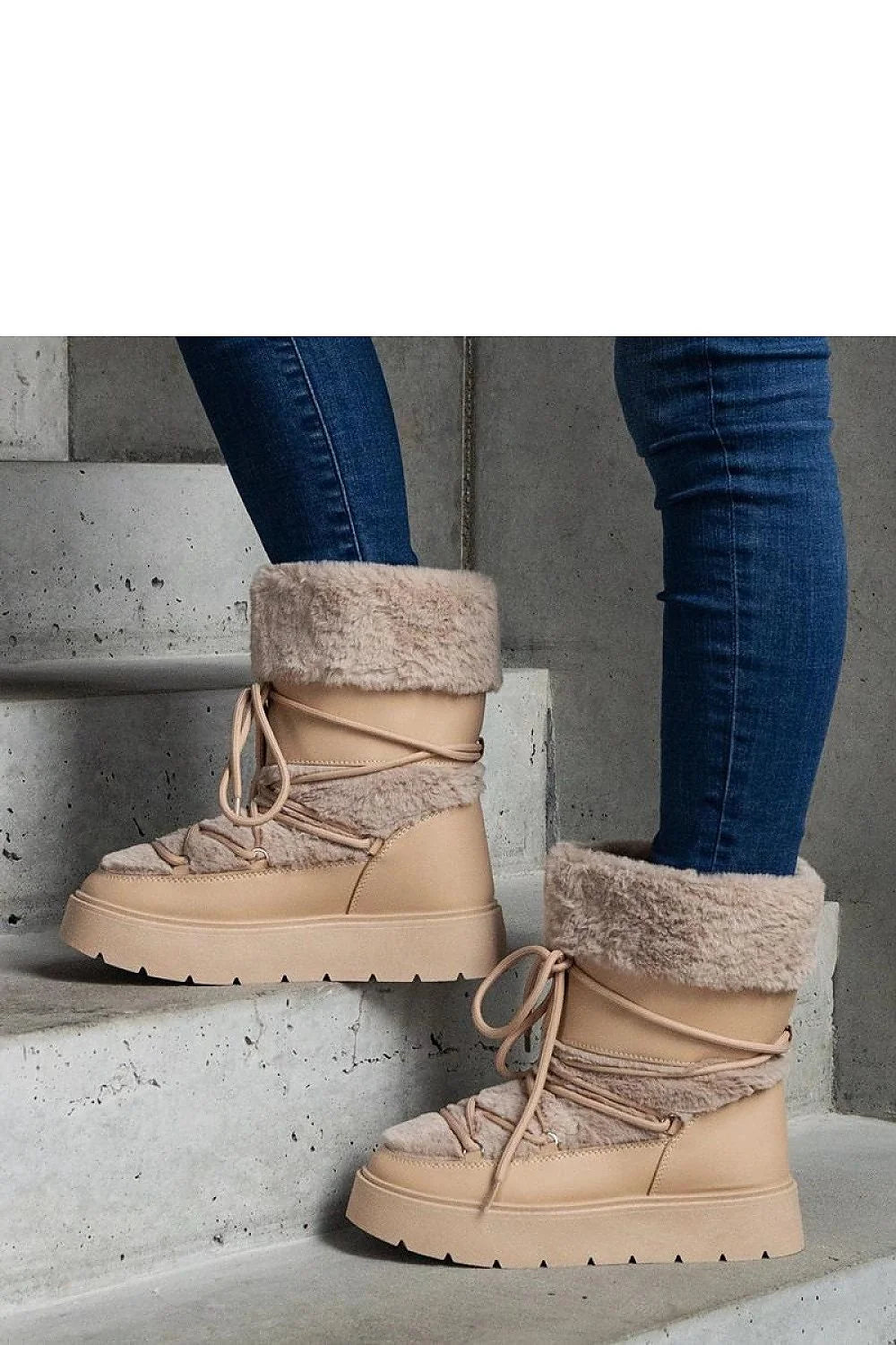 Bottes de neige Solea design moderne chaud et confortable couleur beige fourrure Istiss semelle caoutchouc femmes