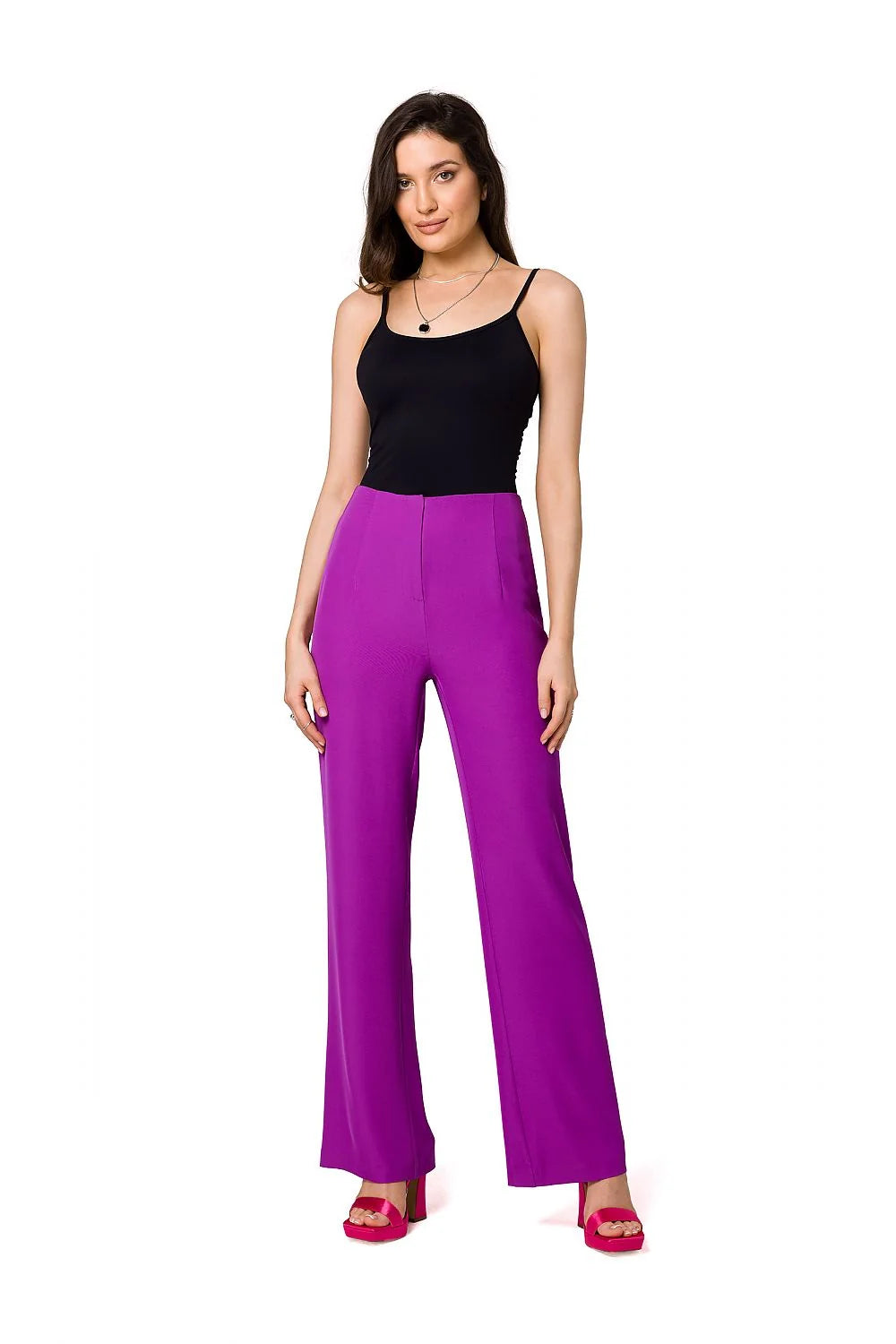 Ensemble mode femme élégant chic moderne crop top Noir pantalon large violet vif sandales Fuchsia