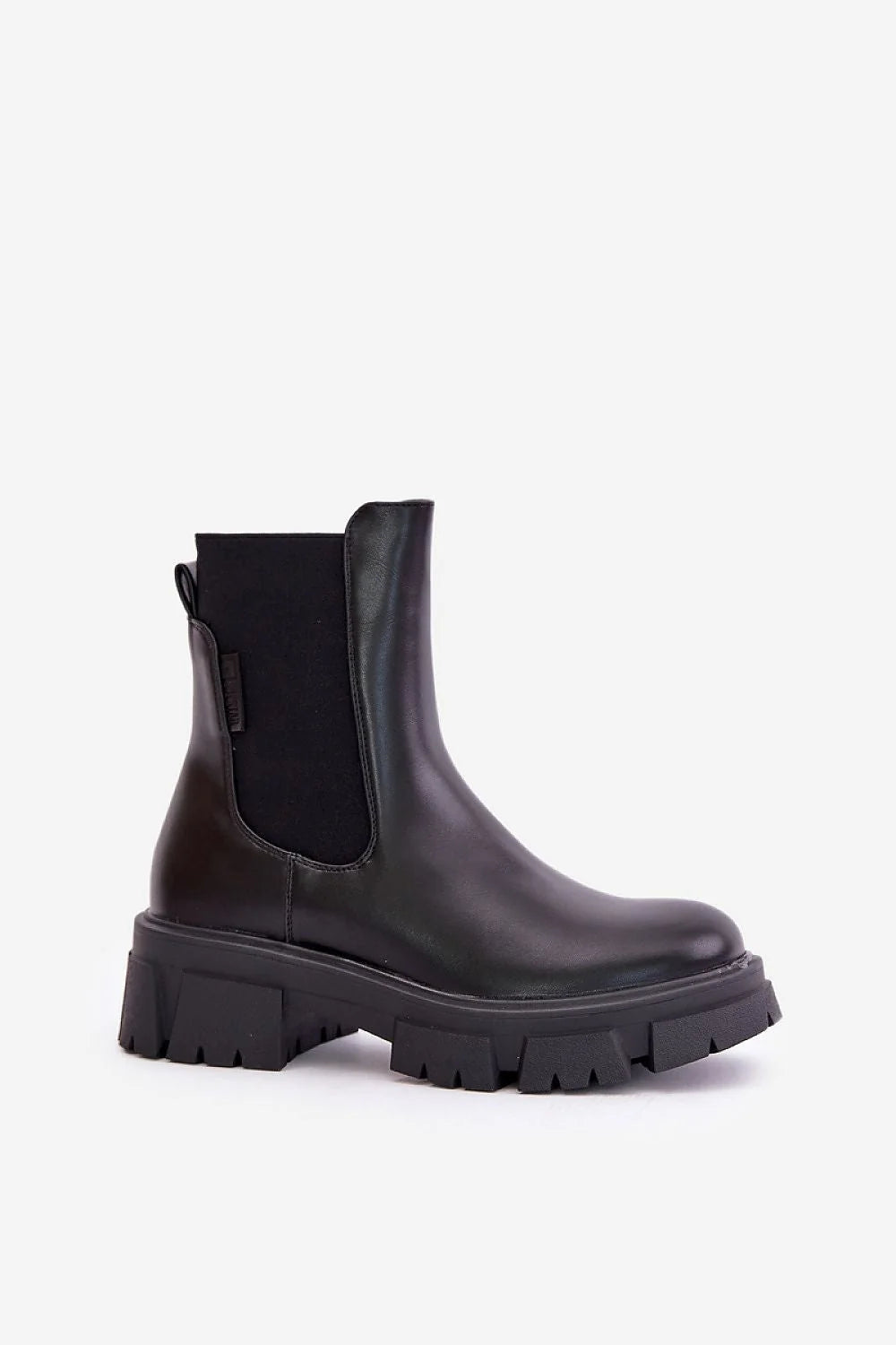 Bottines Chelsea en cuir lisse noir élastiques côtés semelle crantée hauteur 16 cm confortable élégante femmes