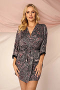 Kimono court femme style bohème motif paisley satin noir rose blanc manches mi-longues ceinture satinée