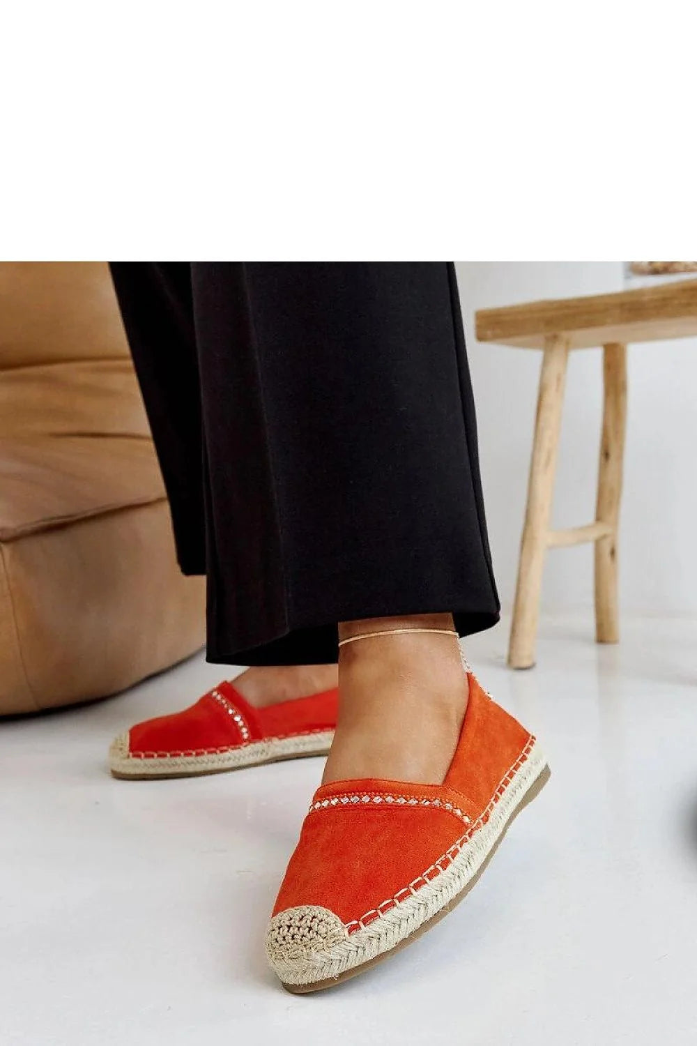 Espadrille Solea pour femme style estival espadrille plate tissu suède semelle corde tressée caoutchouc rouge vif détails géométriques look tendance