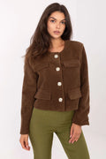 blazer femme court marron chocolat bouclé effet laine coupe boxy droite col rond manches longues boutons dorés sculptés poches rabat