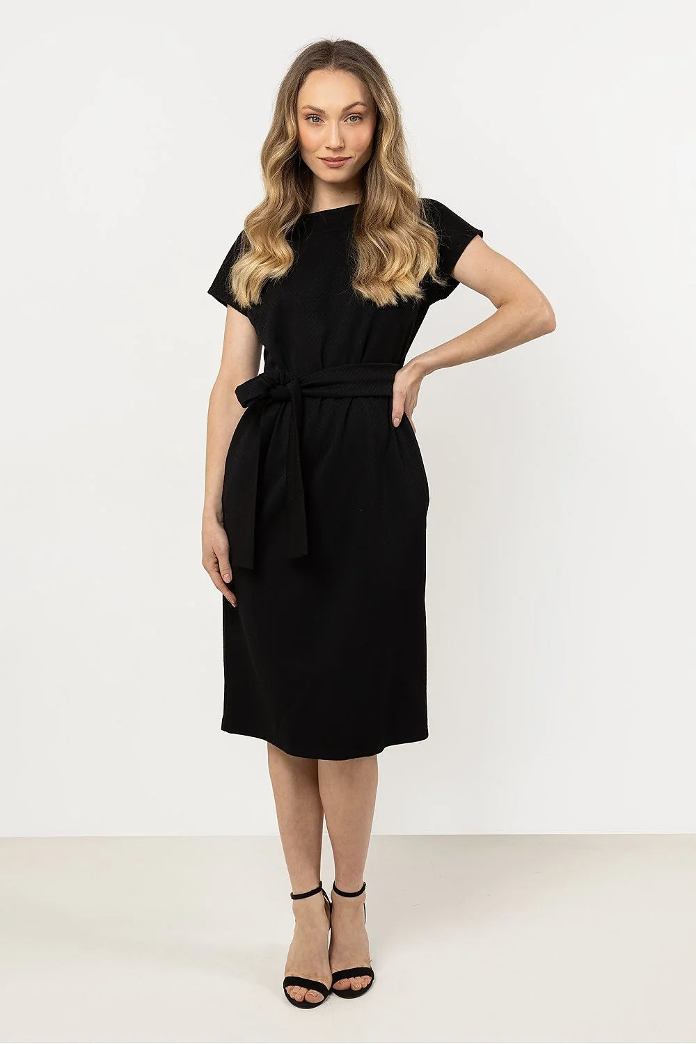 Robe élégante femme élasthanne polyester, manches courtes, col rond, ceinture intégrée, taille ajustable,多种 occasions