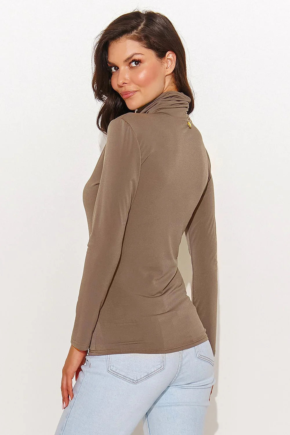 Chemisier col roulé manches longues femme tissu extensible couleur taupe coupe ajustée style intemporel