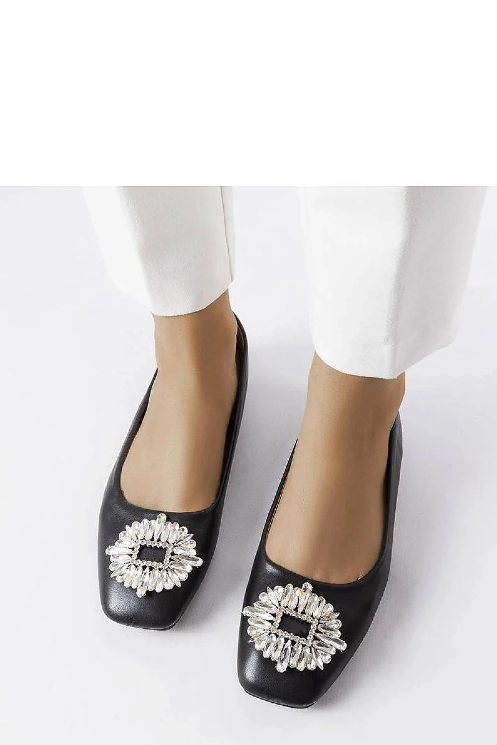 ballerines femme élégantes noir cuir écologique bout carré ornement cristaux argentés bijou semelle caoutchouc talon plat