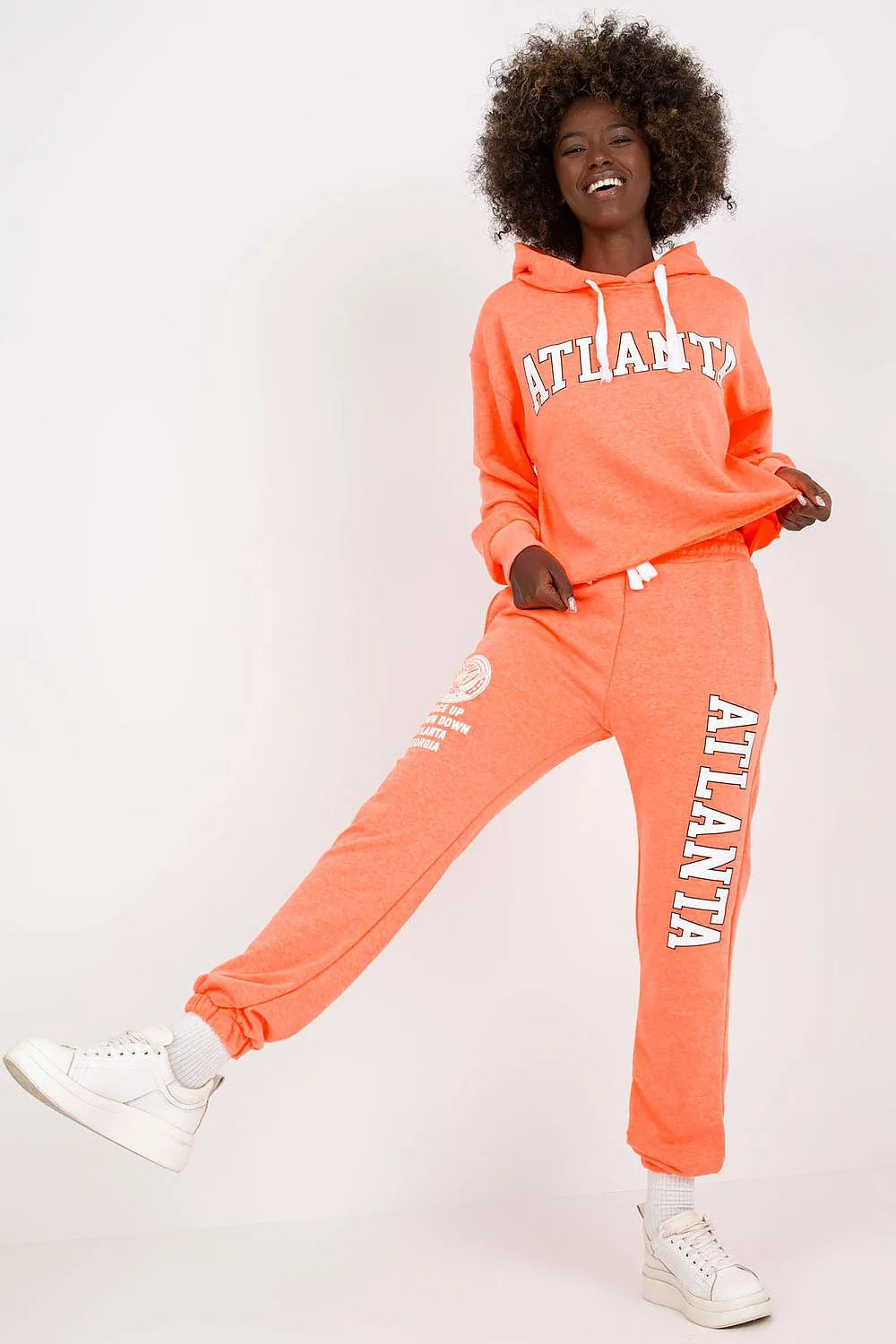 ensemble sportswear femme urbain athleisure molleton doux bleu ciel sweat capuche cordon blanc imprimé ATLANTA pantalon jogging fuselé