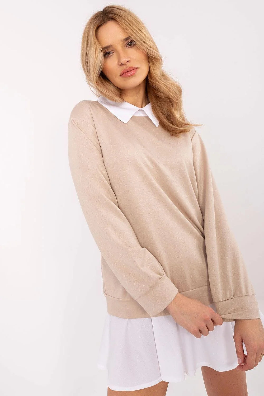ensemble femme preppy beige sweat oversize col chemise blanc bas apparent maille fine coton coupe ample