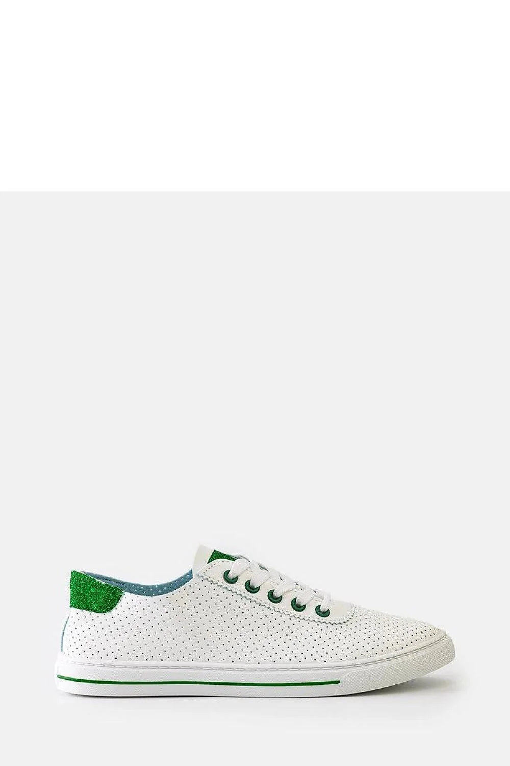 Sneakers basses pour femmes cuir perforé blanc détails verts style moderne confortable occasion quotidienne