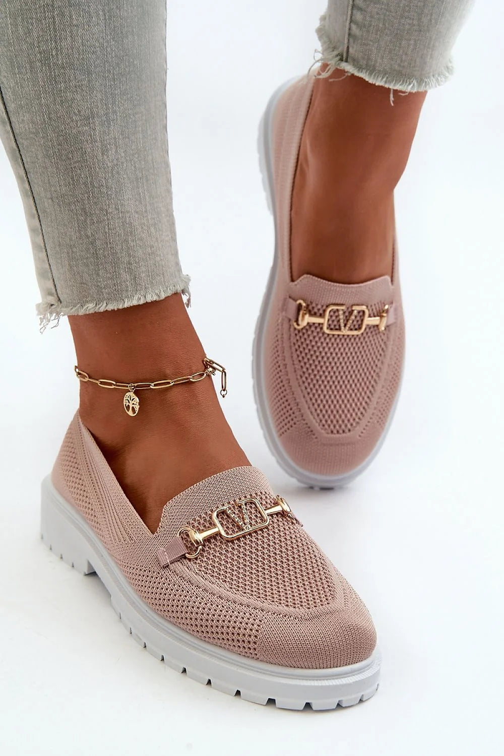 Moccasins femmes textile tricoté rose pâle détails dorés semelle crantée talon plat style moderne élégant