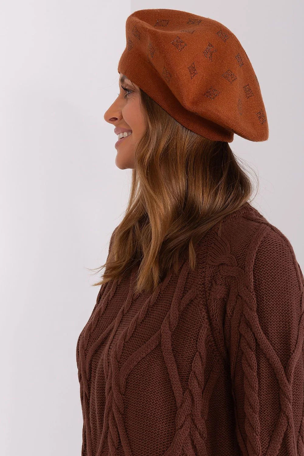 béret pull maille strass losange rouille terracotta torsadé côtelé cachemire coton acrylique chocolat chaud ajusté parisien intemporel chic