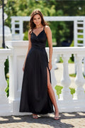 robe longue soirée noire satinée bretelles fines décolleté froncé cache coeur drapé taille cintrée fente latérale haute silhouette évasée glamour