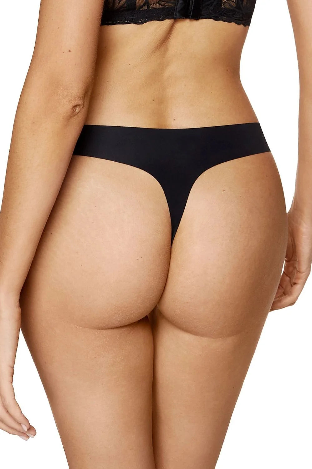 lot trois strings noirs sans couture taille haute jambe échancrée tissu lisse extensible finition bord invisible maintien confortable gousset coton