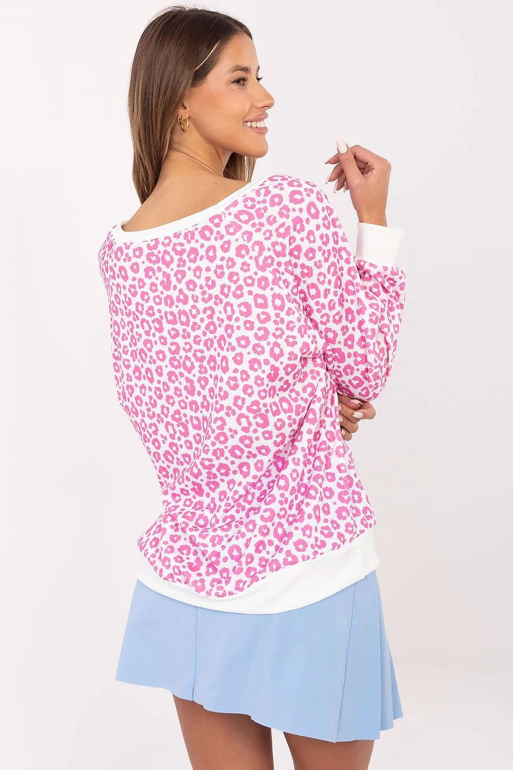 Chemisier femme motif animal léopard rose blanc jupe plissée bleu clair ensemble casual style moderne