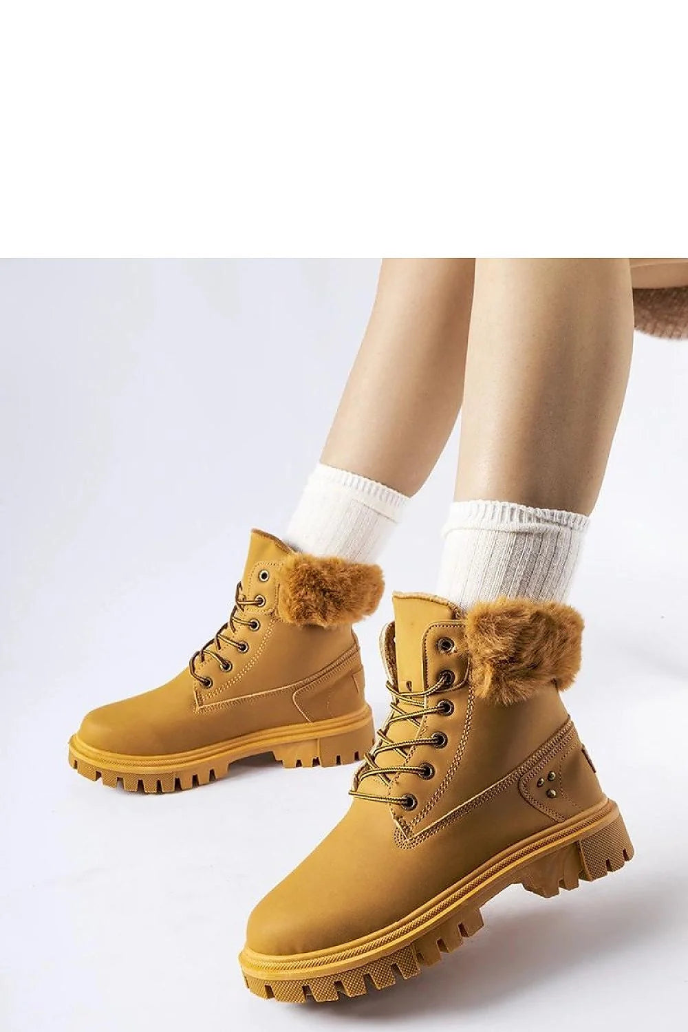 Bottines pour femmes robustes et élégantes en nubuck beige camel fourrure synthétique moderne talon plat lacets occasions quotidiennes froid hiver