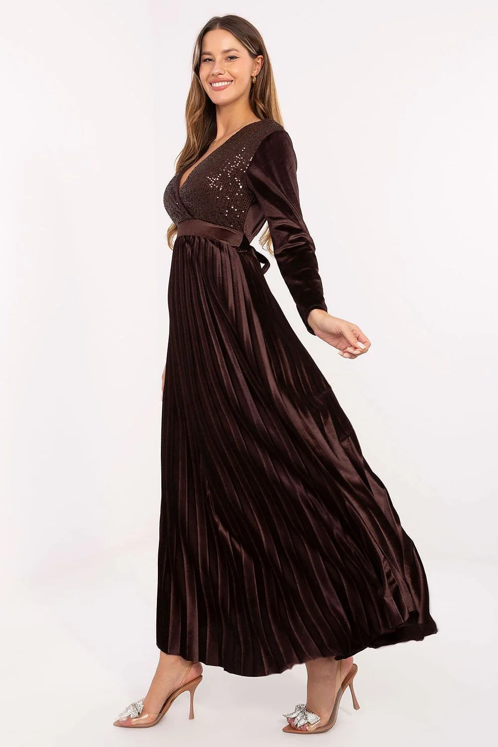 robe soirée plissée velours chocolat maxi scintillante paillettes cache coeur décolleté V manches longues taille empire laçage dos bonnets rembourrés