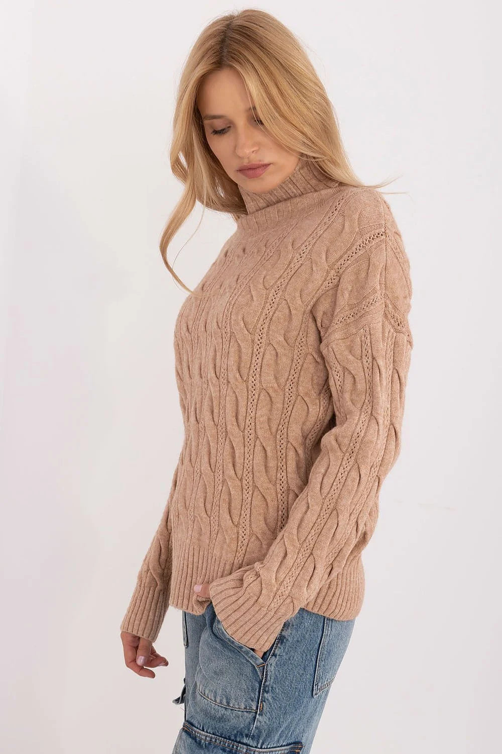Pull femme col roulé torsades design classique acrylique polyester polyamide beige clair automne hiver