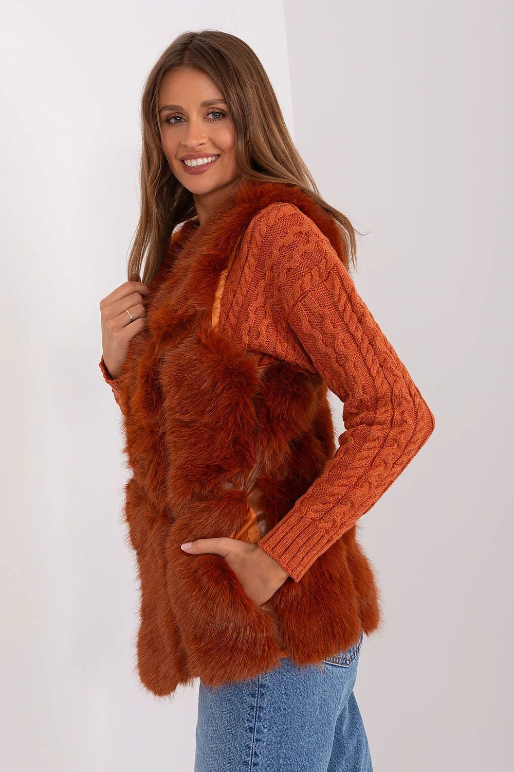 Gilet en fausse fourrure rouille pull tricoté torsadé femme coupe droite col châle hiver automne printemps