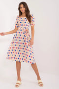 Robe de jour Lakerta style rétro coupe midi évasée manches courtes épaulettes froncées imprimé floral beige clair fleurs bleues rouges jaunes tissu léger coton doux été mi-saison