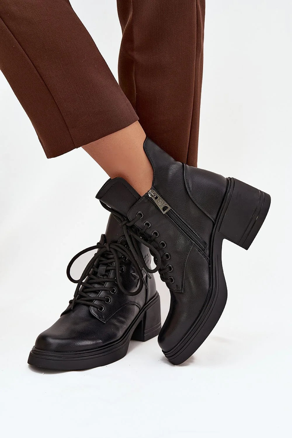 bottines femme noires simili cuir talon bloc semelle plateforme lacets zip intérieur embossé feuille latérale doublure douce confort