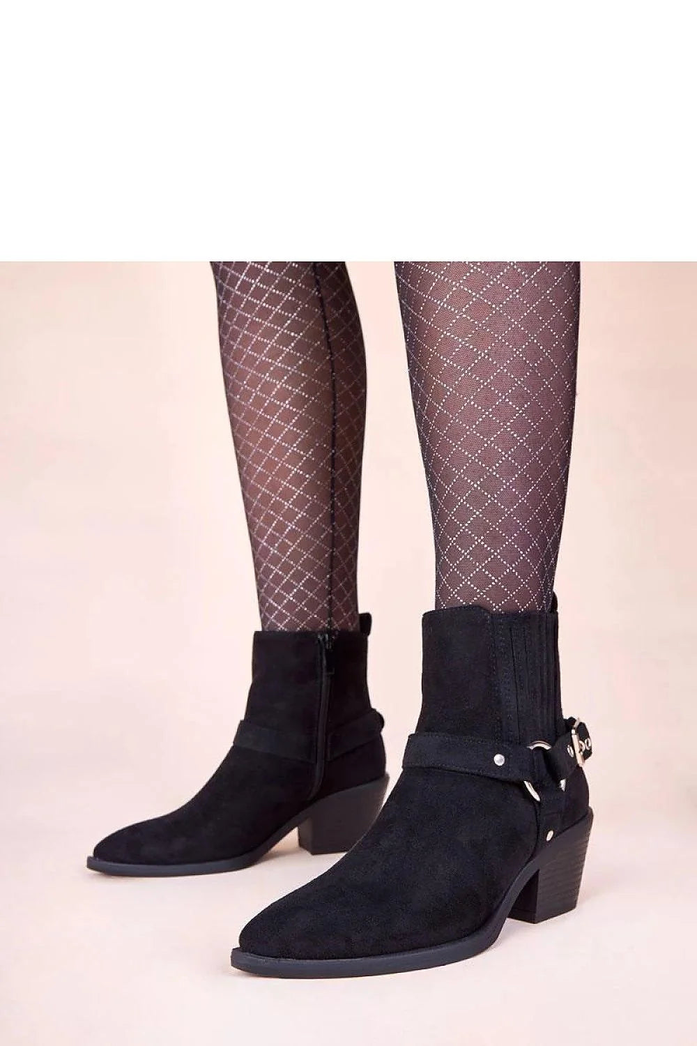 bottines femme daim noires talon bloc moyen bout pointue bride harness anneau rivets fermeture éclair latérale semelle caoutchouc antidérapante ajustée