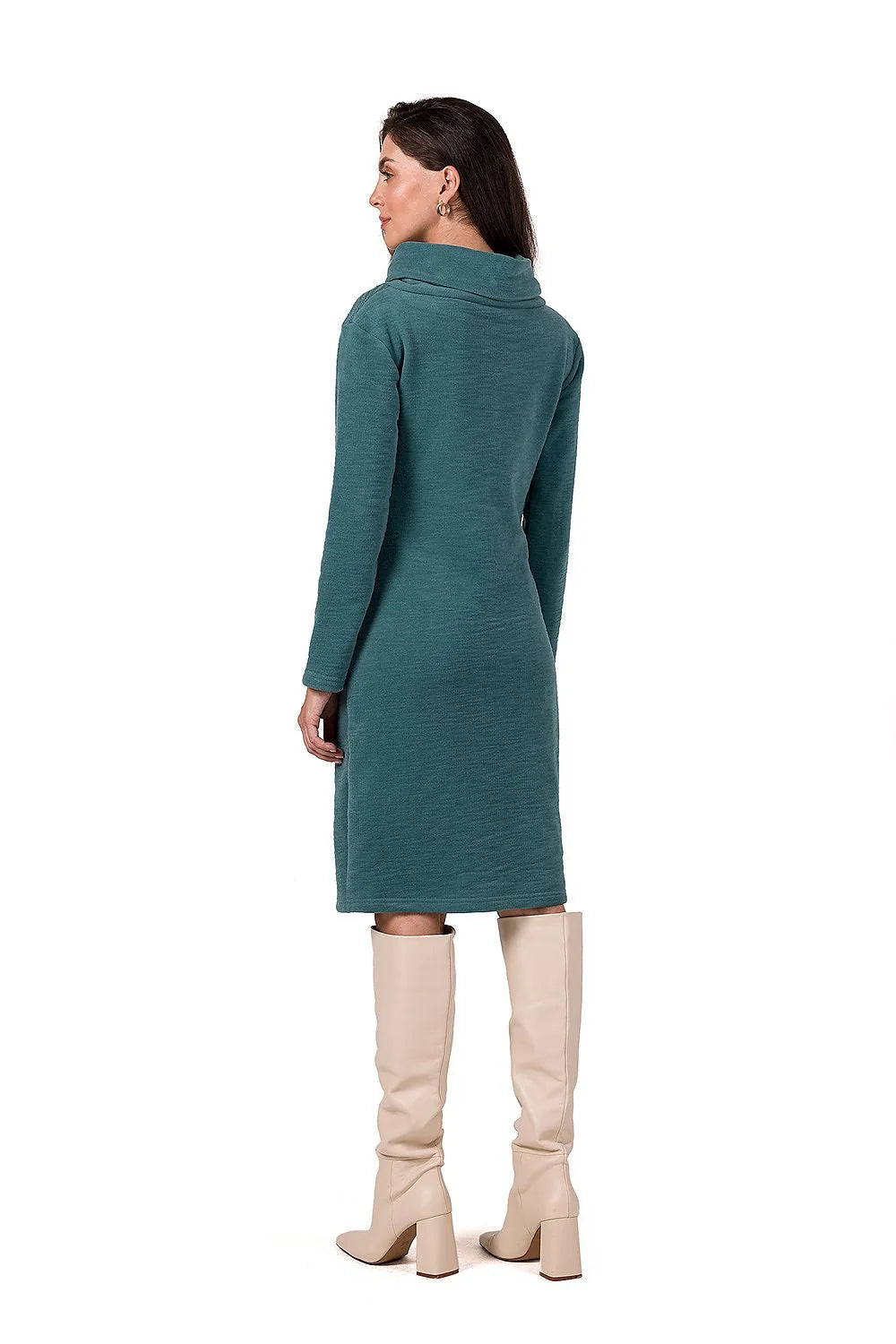 Robe midi femme col montant asymétrique manches longues tissu structuré couleur teal profond style moderne minimaliste