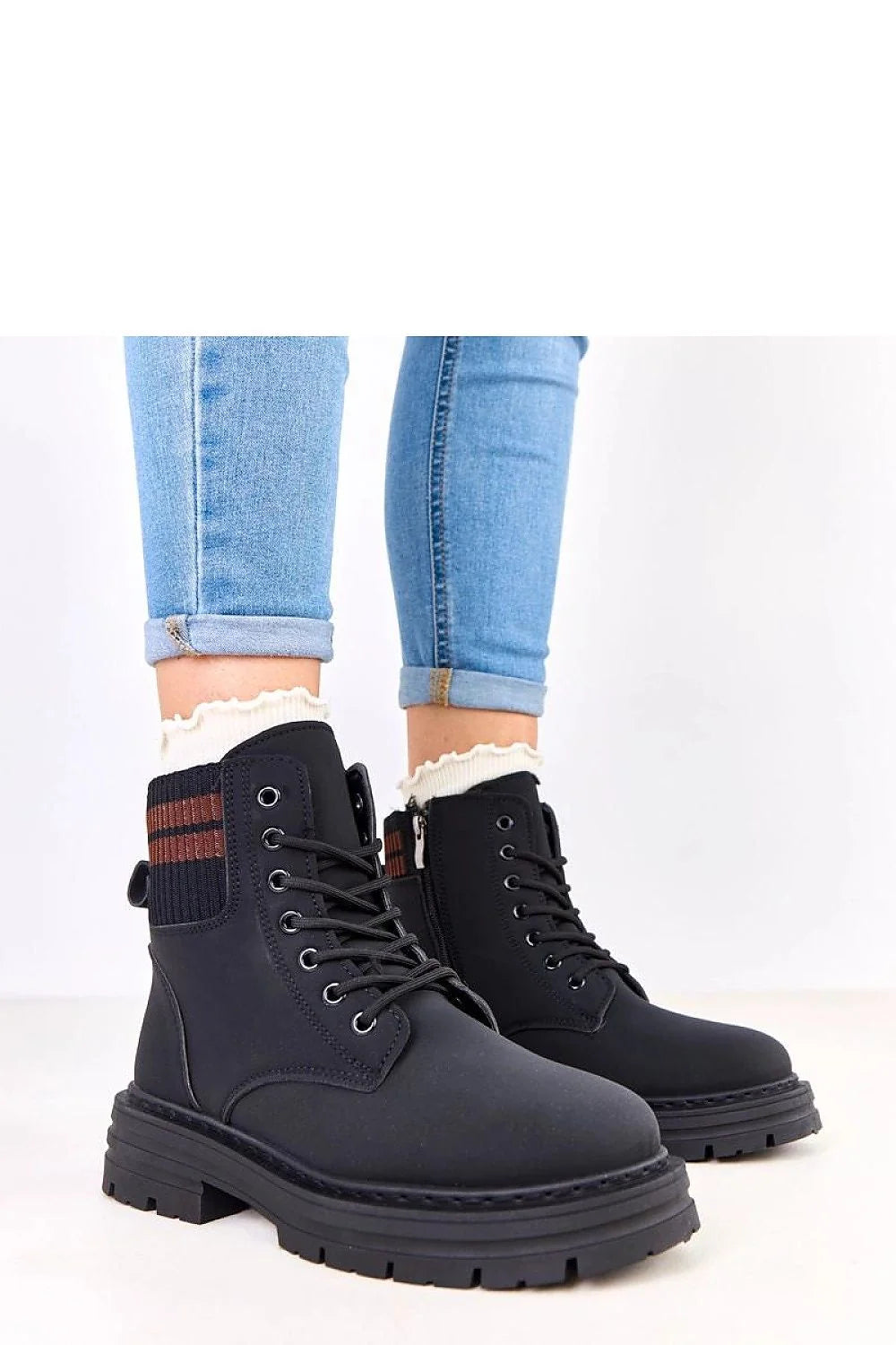 bottines femme montantes cuir synthétique noir bout rond doublure fourrure chaude talon 4cm tige 135mm semelle crantée plateforme robuste urbain