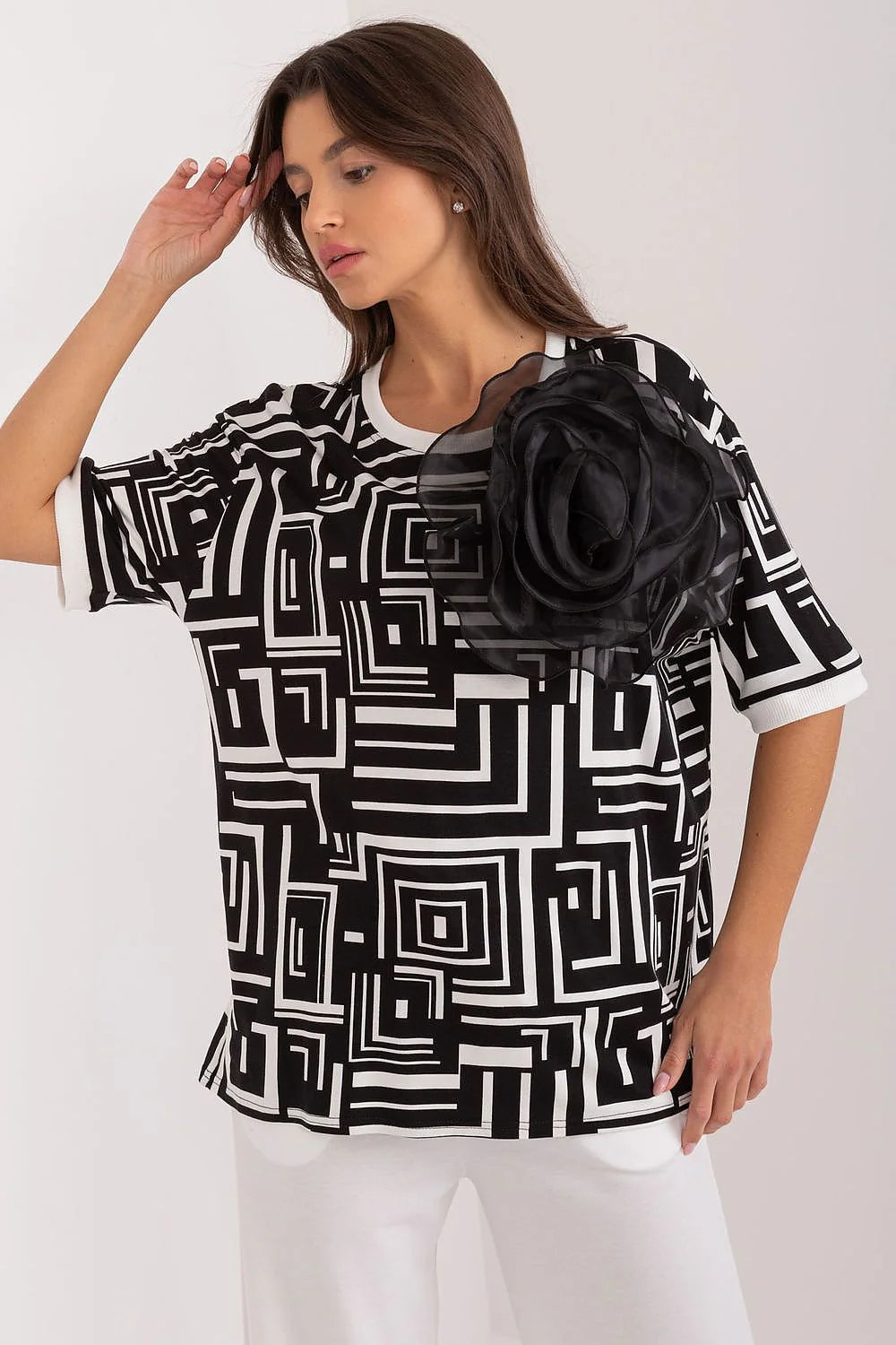 chemisier femme lakerta noir blanc géométrique graphique organza fleur appliquée col rond manches courtes coupe ample oversize maille légère décontracté
