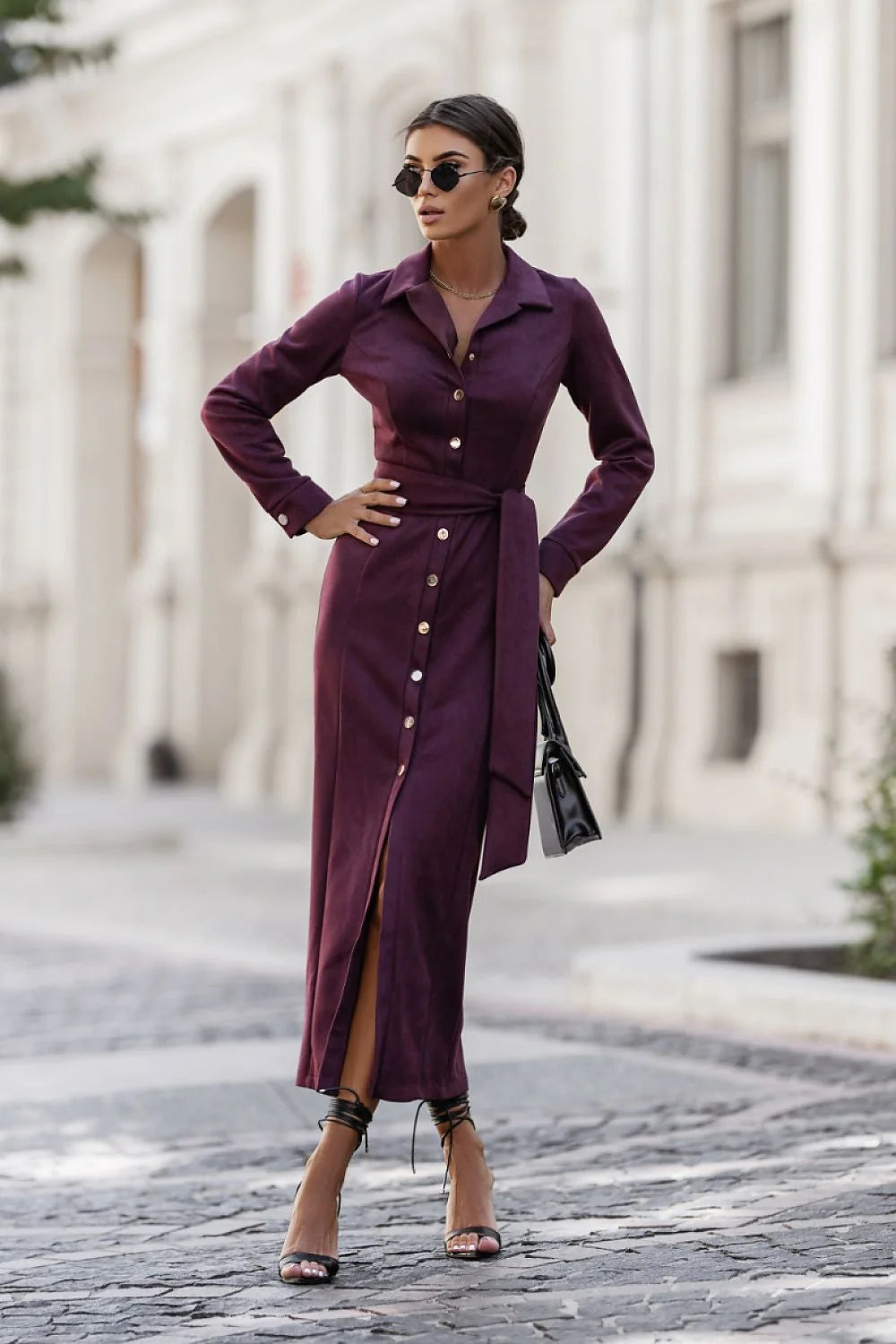 robe chemise longue femme bordeaux prune profond coupe ajustée col chemise manches longues suédine douce ceinture nouée fente frontale élégante