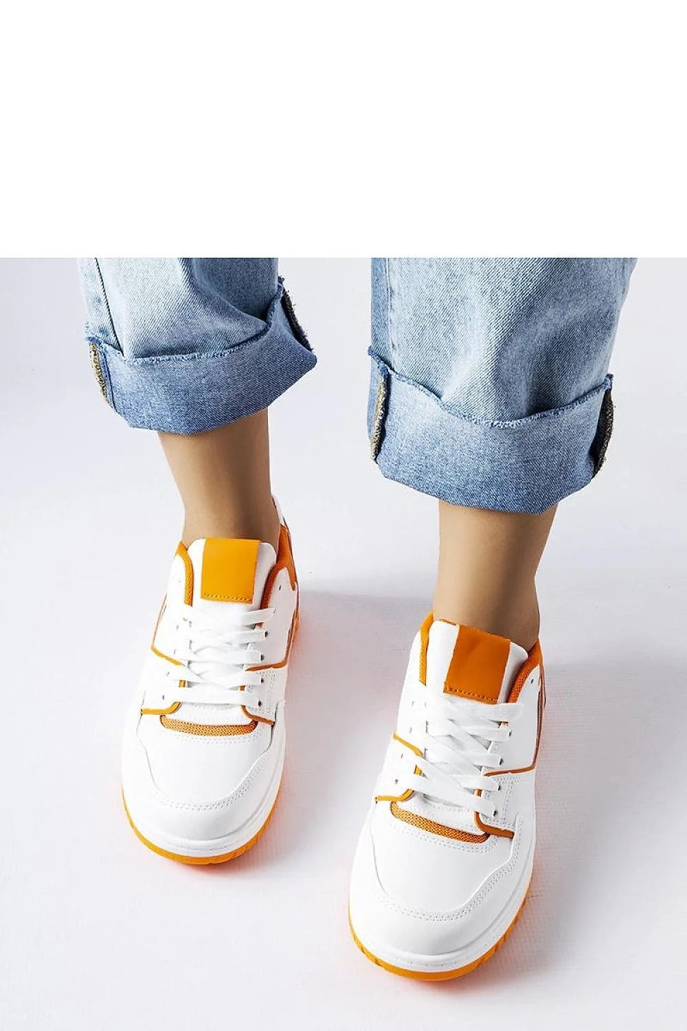 baskets Solea blanches orange basses femme rétro sport chunky silhouette semelle crantée caoutchouc tige synthétique lacets col rembourré