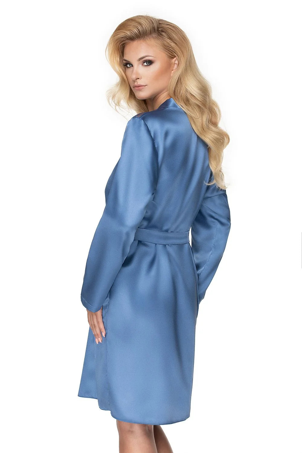 Peignoir satin bleu élégant dentelle florale manches longues ceinture ajustable confort luxe femme glamour