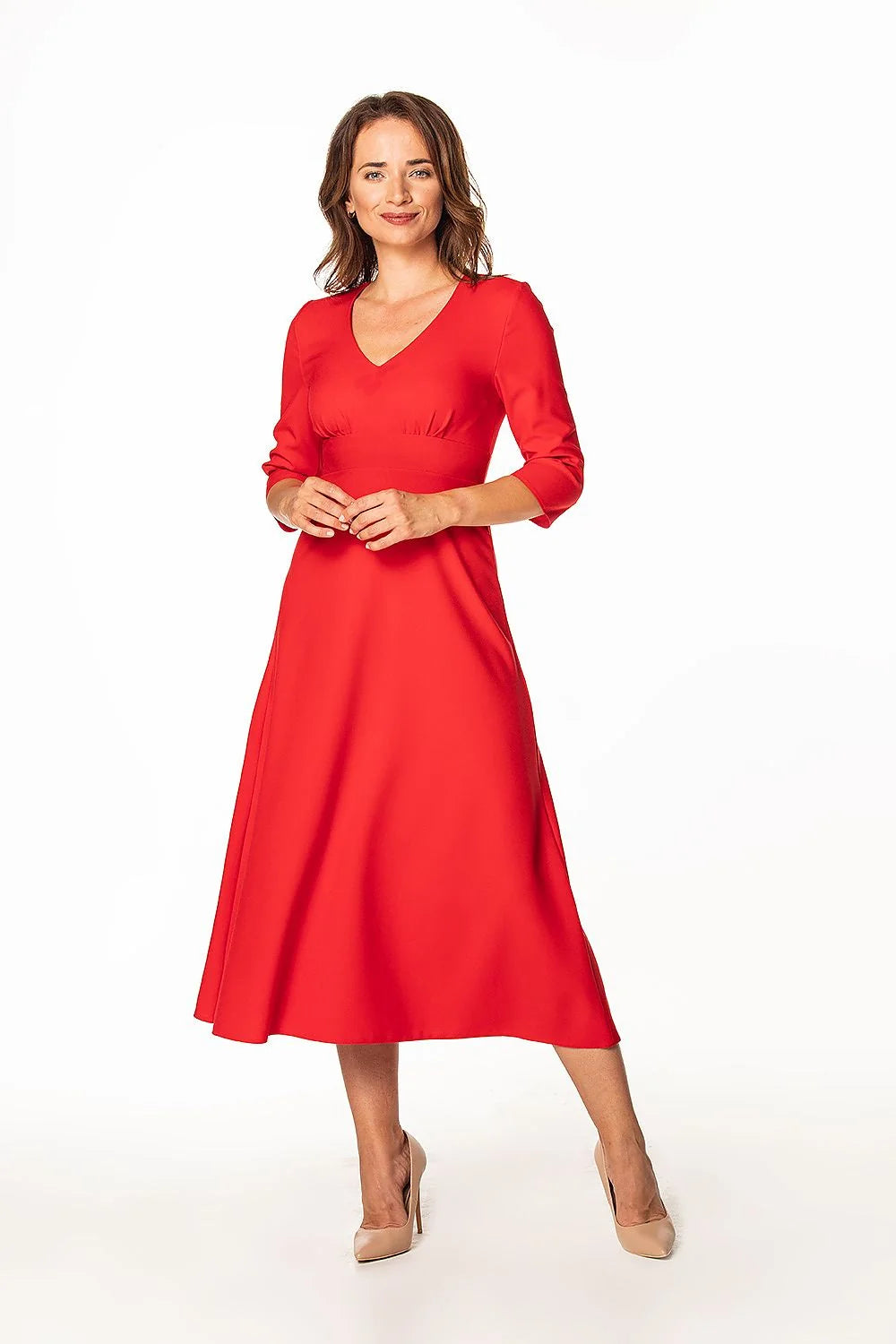 robe jour élégante intemporelle rouge vif manches troisquarts col V taille empire ceinture structurée coupe ajustée jupe évasée midi