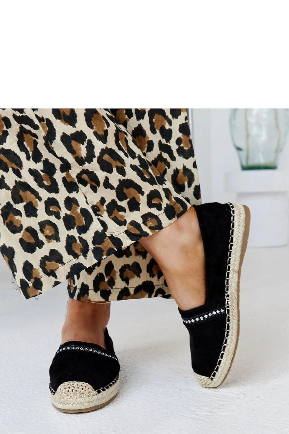 espadrille Solea noire toile suède zircons strass semelle jute tressée caoutchouc bout renforcé beige surpiqûres contrastées casual chic estival confortable