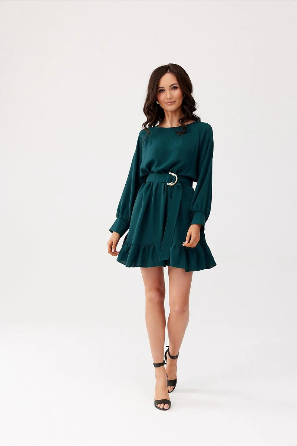 Robe élégante couleur verte foncée longues manches ceinture assortie volants en bas coupe ajustée femme