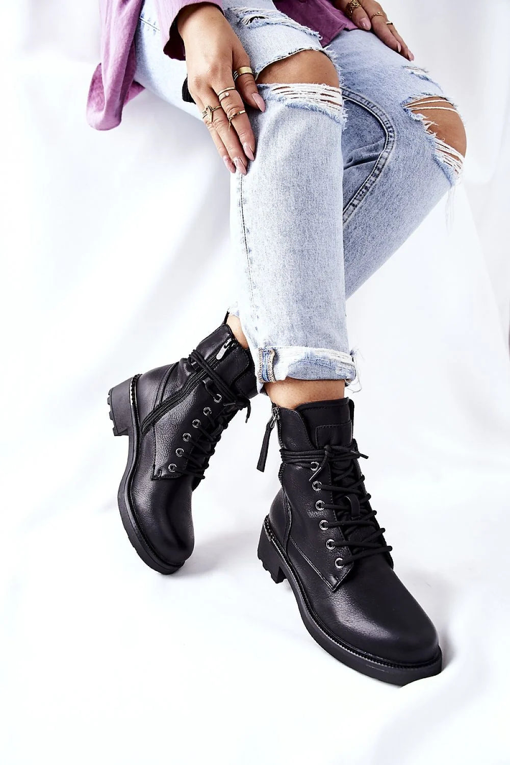 Bottines féminines élégantes hauteur cheville cuir suédé écologique zip latéral design moderne style urbain femme