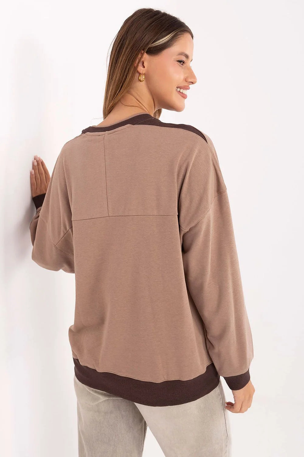 sweatshirt femme oversize col rond manches tombantes broderie centrale taupe bordcotes chocolat molleton leger coton polyester confortable moderne
