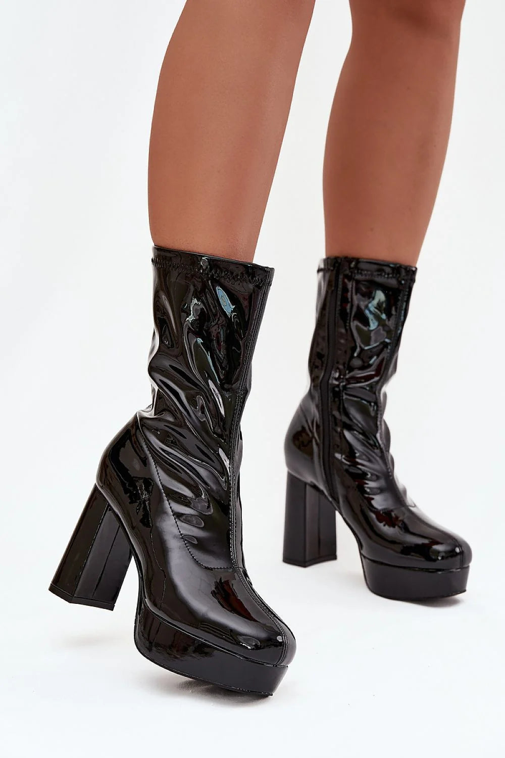 bottes femme mi mollet verni noir talon bloc haut plateforme compensée bout arrondi carré tige ajustée fermeture éclair doublure chaude