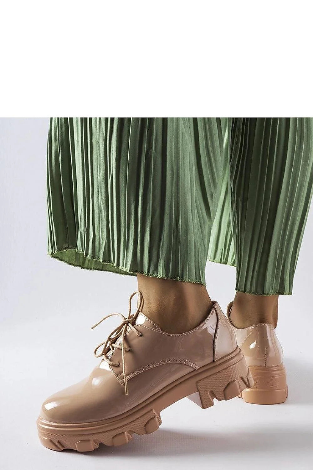 Chaussures basses Solea femmes style derby lacquées beige plateforme confortable cuir synthétique occasionnels élégance mode