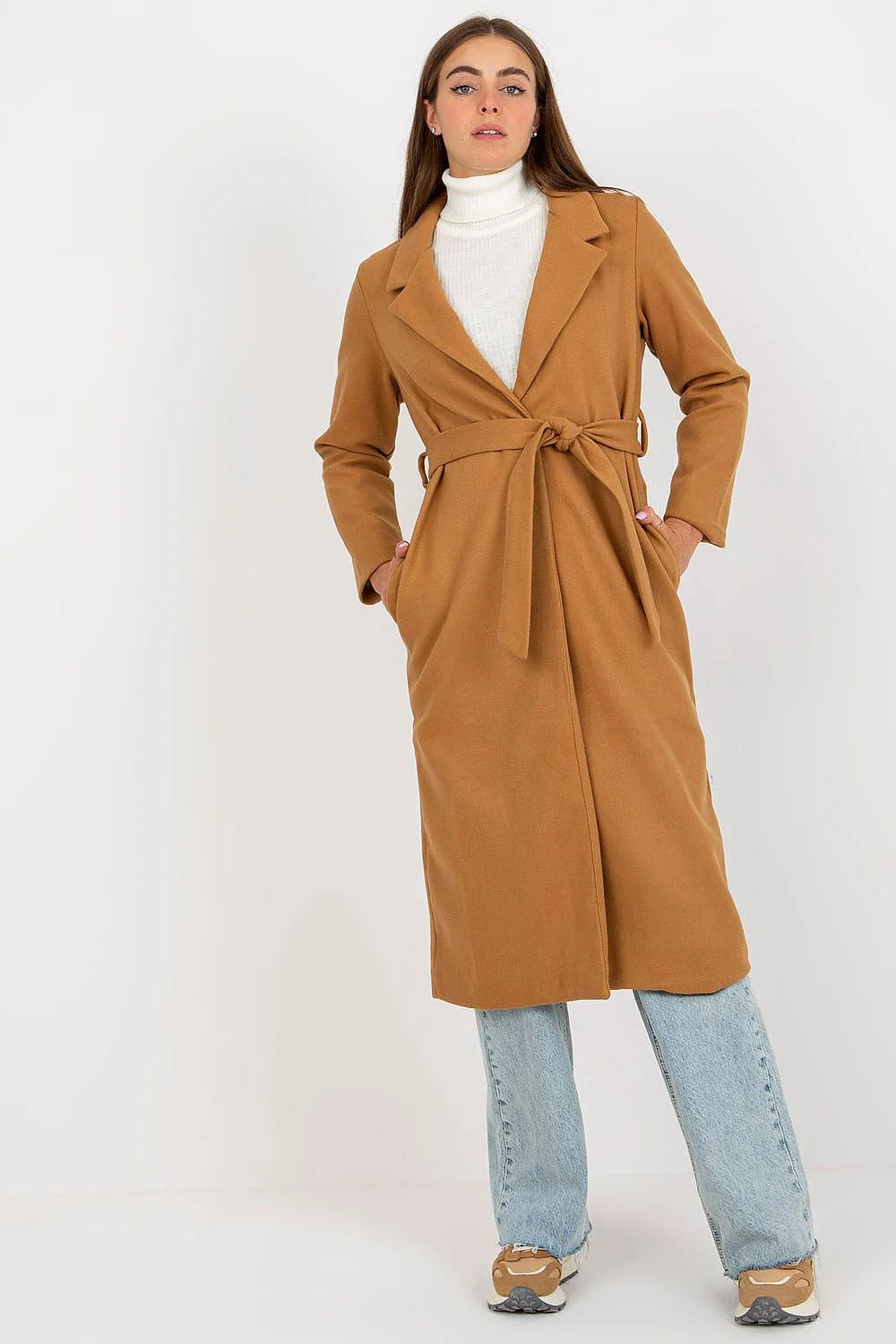 manteau camel midi ceinturé ajustable col tailleur manches longues coupe droite laineux mat épais poches latérales