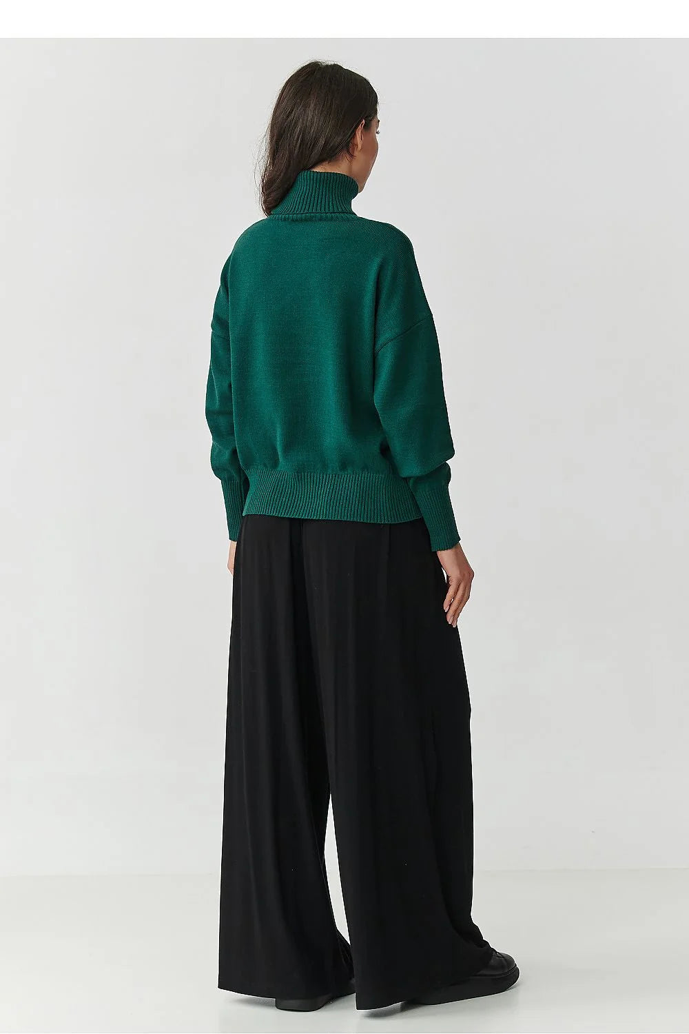 pull femme col roulé oversize boxy maille fine vert sapin côtelée manches longues épaules tombantes douce extensible respirante viscose durable
