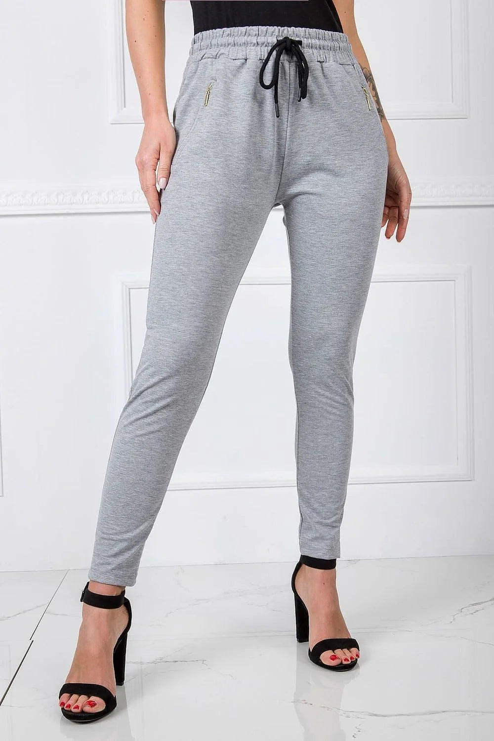 Pantalon survêtement BFG pour femme, coupe fuselée, taille élastiquée, couleur rose pâle, jogging moderne et confortable, athleisure, occasion quotidienne