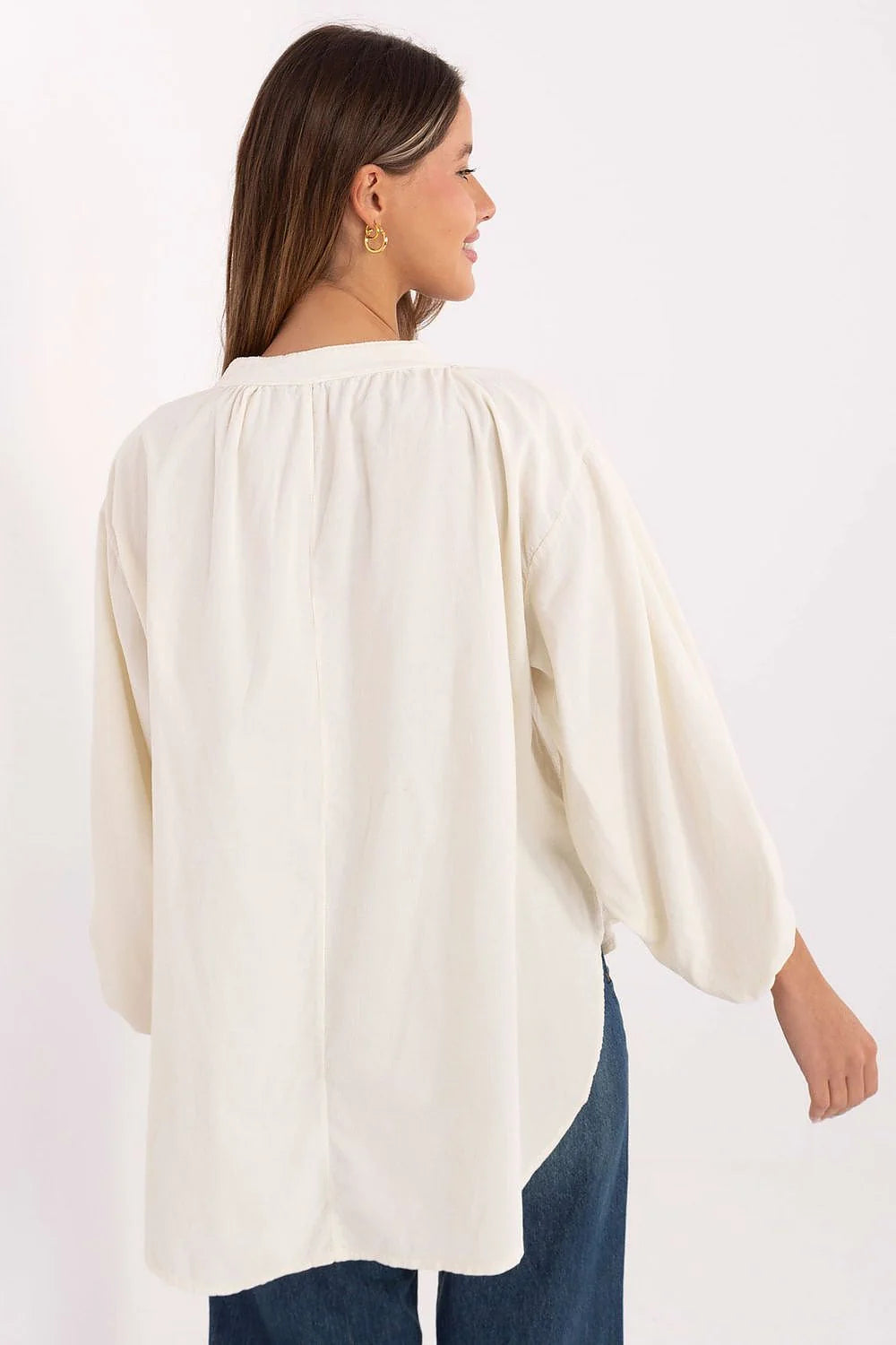 chemisier femme crème bohème chic oversize fluide polyester léger manches bouffantes troisquarts poignets resserrés col mao boutonnage boutons