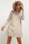 Robe de jour Tessita en maille beige clair manches longues col monté coupe trapèze genou longueur élégance quotidienne