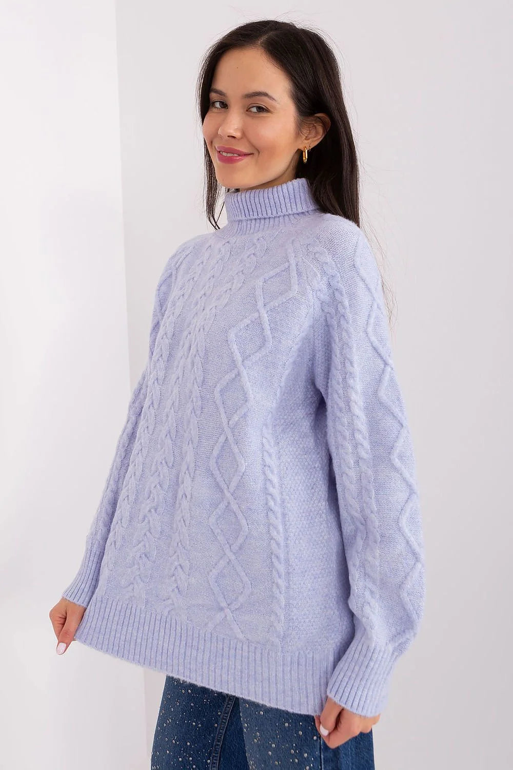 Pull femme col roulé motif torsade couleur lavande pastel matériau doux manches longues oversize