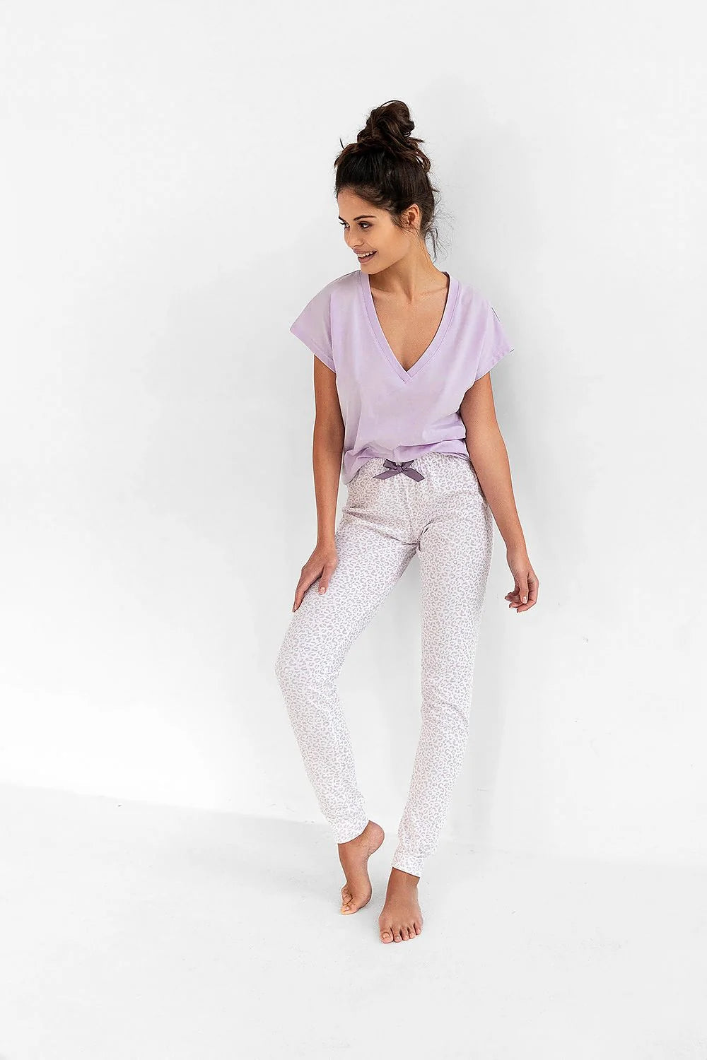 Pyjama pour femme en coton fin style décontracté manches courtes pantalon ajusté couleur lilas pastel