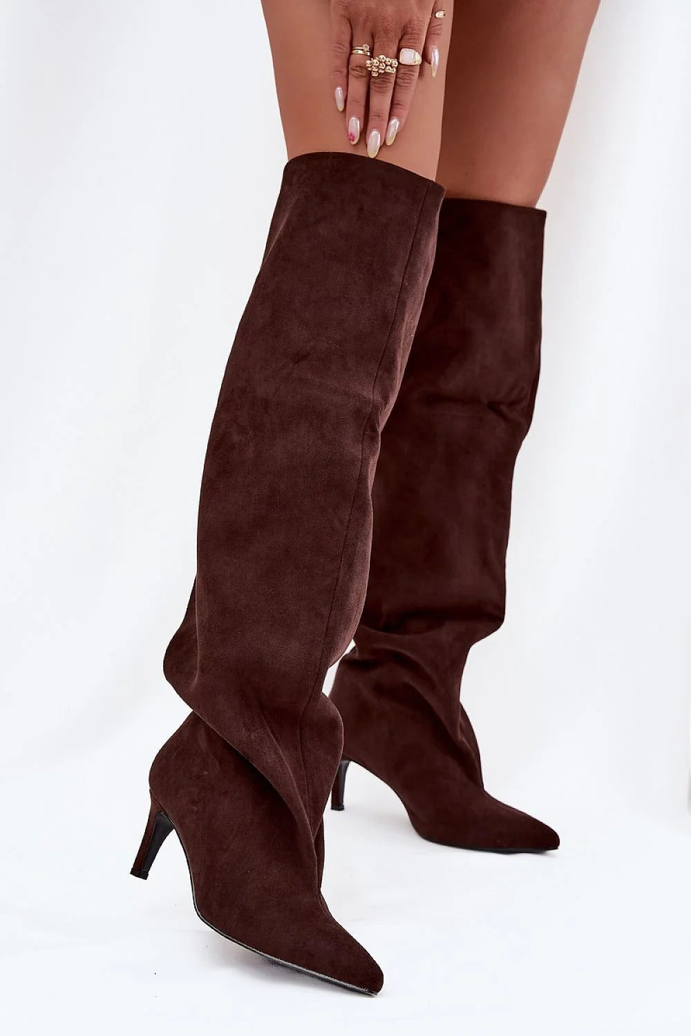 cuissardes femme suédine marron chocolat tige haute slouchy couture verticale discrète bout pointu talon aiguille mihaut élancé veloutée automne hiver