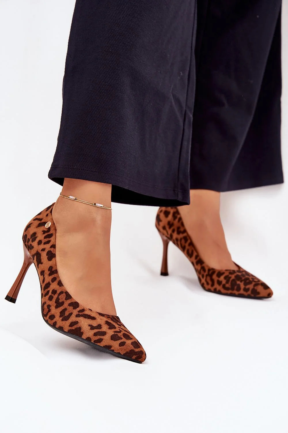 Vinceza escarpins suédine écologique imprimé léopard marron pointu talon aiguille élancée semelle cuir chic soirée confort