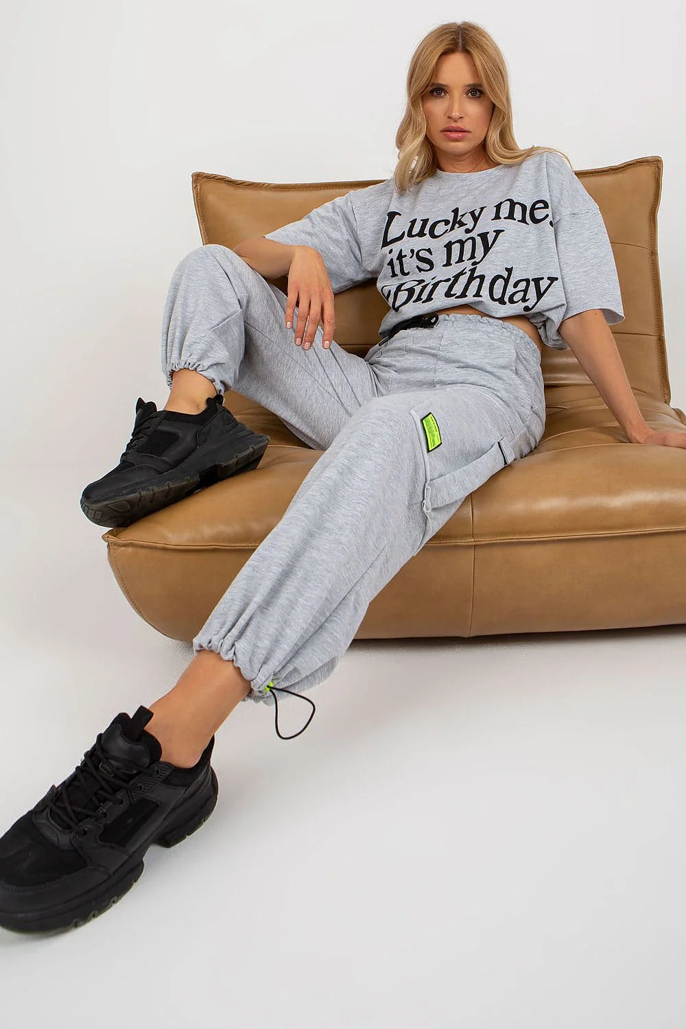 Ensemble Badu moderne survêtement t-shirt manches courtes encolure ronde inscription pantalon joggers cargo poches latérales