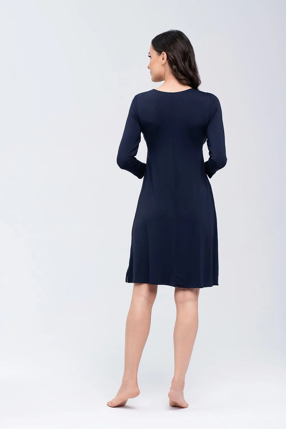 nuisette Babella bleu marine coupe empire mi longue manches trois quarts encolure V plongeante dentelle florale buste ajustable viscose elasthanne