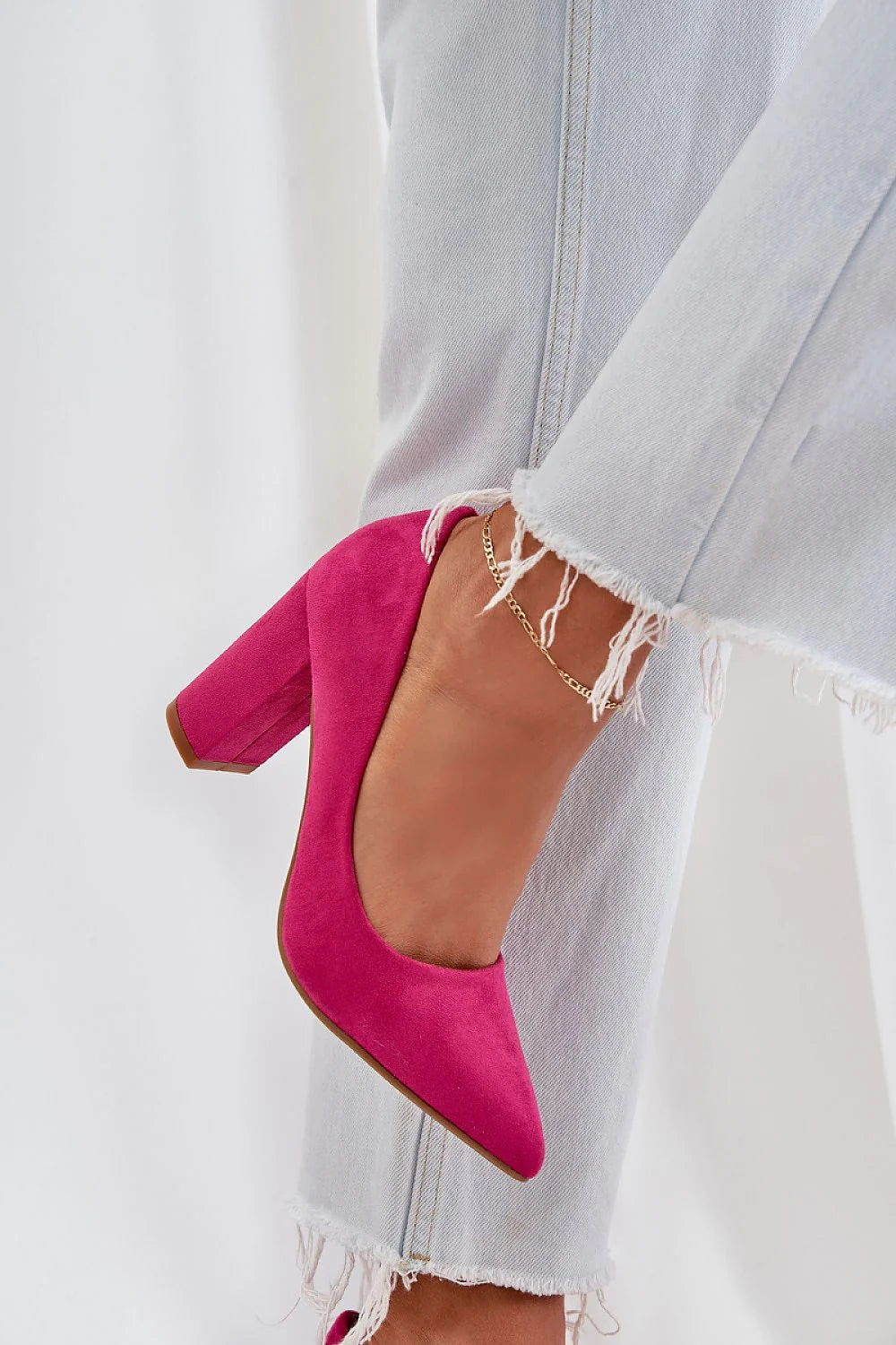 Escarpins élégants à talon large en suède rose, design moderne, confortable, pour soirées et réunions