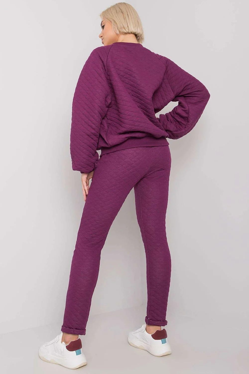 Ensemble de survêtement matelassé pour femme sweatshirt manches longues pantalon ajusté couleur verte kaki matière coton élasthanne style moderne confort loungewear occasions décontractées